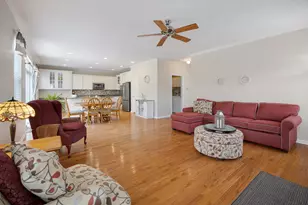 566 Horizon Dr W, Saint Charles, IL 60175 - Photo 9