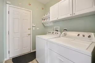 566 Horizon Dr W, Saint Charles, IL 60175 - Photo 13