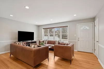 689 E Illinois Road, Lake Forest, IL 60045 - Photo 7