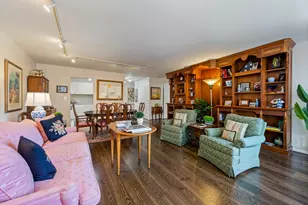 110 E Delaware Pl, Chicago, IL 60611 - Photo 9