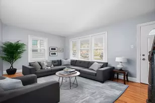 2623 W 96th Pl, Evergreen Park, IL 60805 - Photo 3