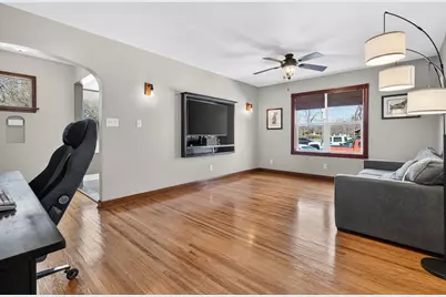 345 W Division Street, Coal City, IL 60416 - Photo 9