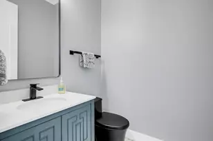 6925 Clarendon Hills Rd, Darien, IL 60561 - Photo 21