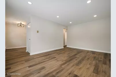 1S220 Holyoke Lane, Villa Park, IL 60181 - Photo 3