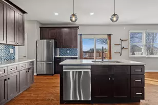 521 Highpoint Cir N, Bourbonnais, IL 60914 - Photo 5