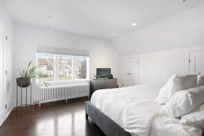 300 W Elm Park Avenue, Elmhurst, IL 60126 - Photo 11