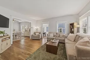 1123 Prairie St, Aurora, IL 60506 - Photo 5