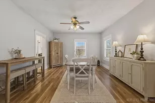 1123 Prairie St, Aurora, IL 60506 - Photo 9