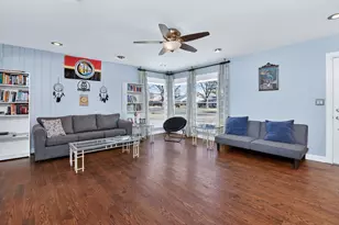 212 Hill Ave, North Aurora, IL 60542 - Photo 3