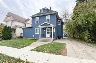 216 E South St, Woodstock, IL 60098 - Photo 1