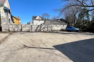 216 E South St, Woodstock, IL 60098 - Photo 13