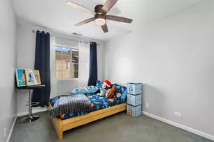 935 Viewpoint Dr, Lake in the Hills, IL 60156 - Photo 15