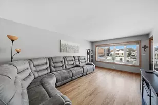 3719 Hawthorne St, Schiller Park, IL 60176 - Photo 3