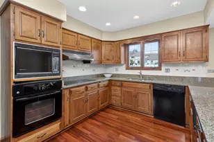 6081 Brookline Ct, Lisle, IL 60532 - Photo 7