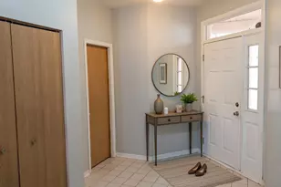 205 Key Largo Dr, Romeoville, IL 60446 - Photo 3