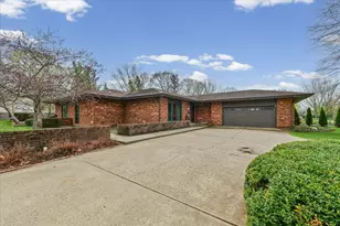 1108 S Prospect Ave, Champaign, IL 61820 - Photo 3