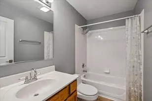 731 Saddlewood Dr, Wauconda, IL 60084 - Photo 15