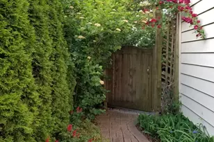 1095 Lancaster Ct, Hoffman Estates, IL 60169 - Photo 39