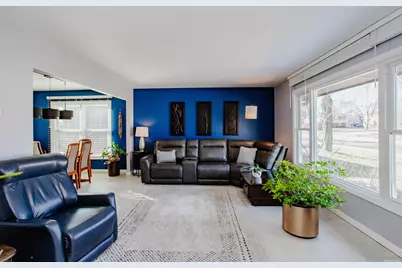 1095 Lancaster Court, Hoffman Estates, IL 60169 - Photo 3