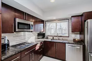 1095 Lancaster Ct, Hoffman Estates, IL 60169 - Photo 7