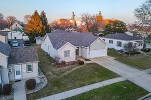 125 W 2nd St, Manteno, IL 60950 - Photo 3