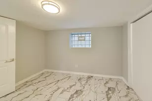 10229 S Calumet Ave, Chicago, IL 60628 - Photo 35