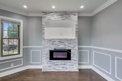 10229 S Calumet Avenue, Chicago, IL 60628 - Photo 5