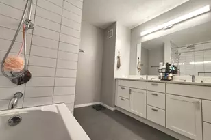 9655 Woods Dr, Skokie, IL 60077 - Photo 31