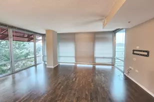 9655 Woods Dr, Skokie, IL 60077 - Photo 25