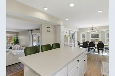 539 Newberry Drive, Elk Grove Village, IL 60007 - Photo 11