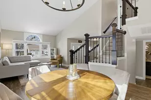 539 Newberry Dr, Elk Grove Village, IL 60007 - Photo 9