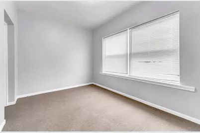 8012 S Essex Avenue #3S, Chicago, IL 60617 - Photo 11