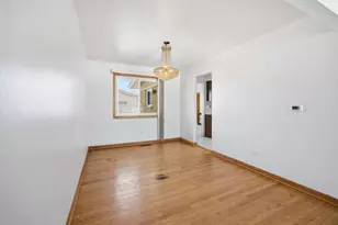 9013 Oriole Ave, Morton Grove, IL 60053 - Photo 9