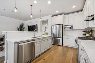 86 W Kennedy Ln, Hinsdale, IL 60521 - Photo 9