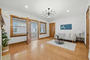 4735 N Kilbourn Ave, Chicago, IL 60630 - Photo 5