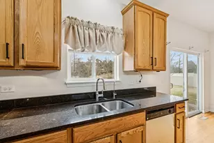 2208 Grand Pointe Trail, Aurora, IL 60503 - Photo 15