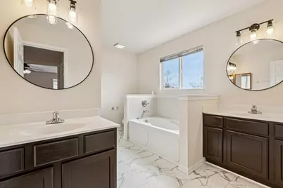 2208 Grand Pointe Trail, Aurora, IL 60503 - Photo 25