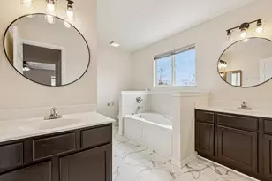 2208 Grand Pointe Trail, Aurora, IL 60503 - Photo 25