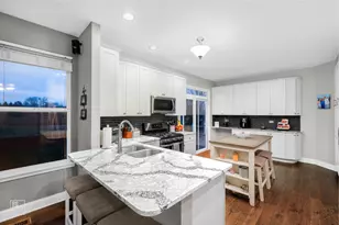 598 Wexford Dr, Elgin, IL 60124 - Photo 7