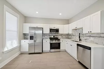 4845 W Potomac Avenue, Chicago, IL 60651 - Photo 11