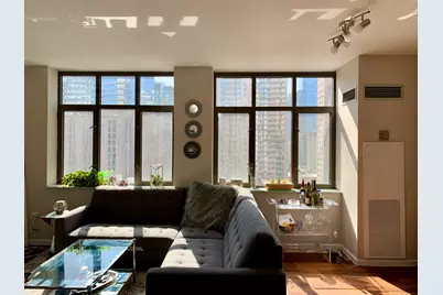 630 N State Street #2207, Chicago, IL 60654 - Photo 3