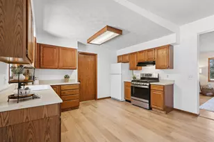 33430 N Hunt Club Rd, Libertyville, IL 60048 - Photo 5