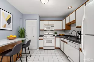 2901 Shelly Ln, Aurora, IL 60504 - Photo 7