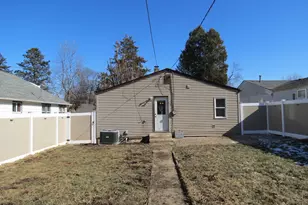 409 S Hebbard St, Joliet, IL 60433 - Photo 17
