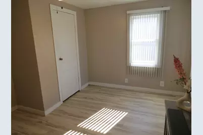 409 S Hebbard Street, Joliet, IL 60433 - Photo 11