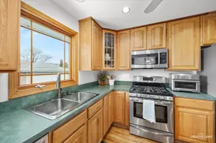 1019 Pershing Ave, Wheaton, IL 60189 - Photo 7