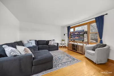 1019 Pershing Avenue, Wheaton, IL 60189 - Photo 3