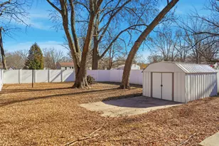 806 Sheridan Ave, Dixon, IL 61021 - Photo 7