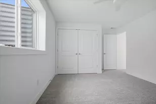 807 Verkler Ct, Bloomington, IL 61704 - Photo 17