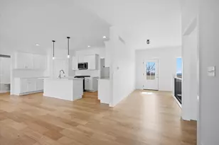 807 Verkler Ct, Bloomington, IL 61704 - Photo 11